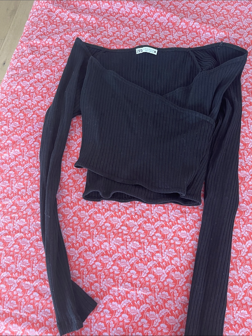 Zara Black Ribbed Asymmetrical Long-Sleeve Crop Top - Off-Shoulder Style